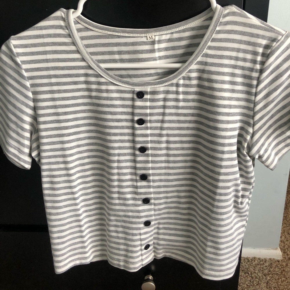 cropped button down t shirt